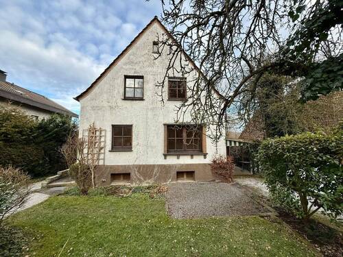 Haus kaufen Menden: Frontansicht - 5 Zimmer Einfamilienhaus in Menden