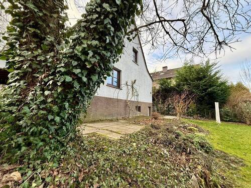 Rückansicht und Garten - 