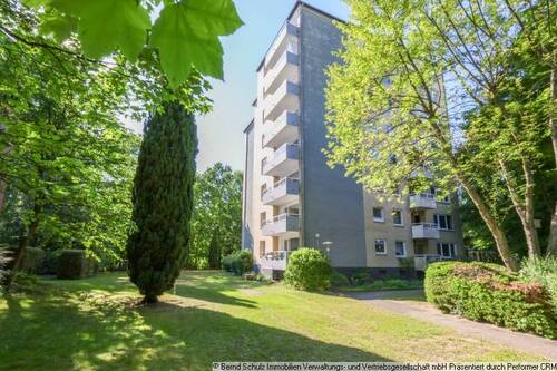 Hausansicht - 3-Zimmer-Wohnung mit Balkon und Stellplatz