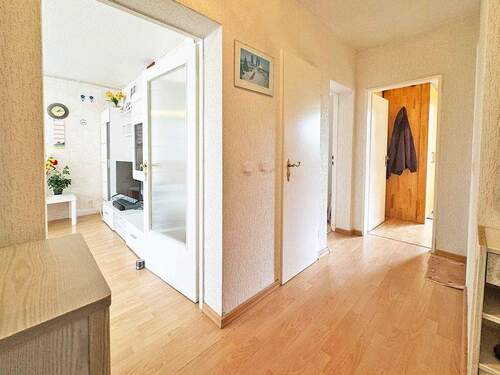 Flur - 3 Zimmer Etagenwohnung zum Kaufen in Bremen