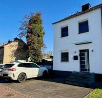 Bönen: Kernsaniertes Zechen-Eckhaus mit großem Garten und riesigem Carport!