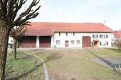 Objektansicht - Ehemaliges Bauernhaus mit Tenne und Maschinenhalle in Ettringen