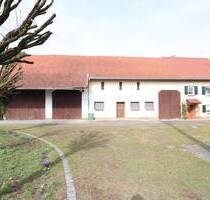 Ehemaliges Bauernhaus mit Tenne und Maschinenhalle in Ettringen