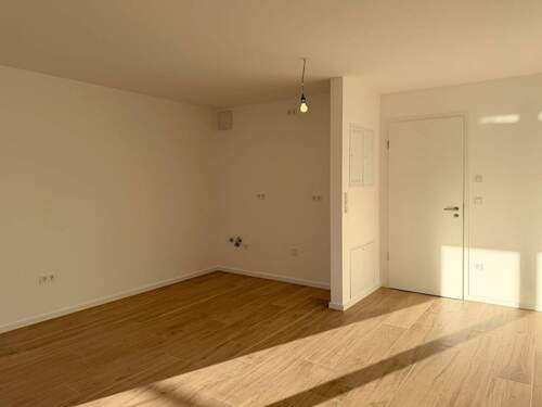 Wohnzimmer - 1 Zimmer Etagenwohnung zur Miete in München