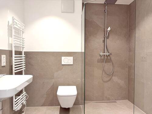 Badezimmer - 1 Zimmer Etagenwohnung in München