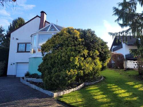 Objektansicht - 5 Zimmer Einfamilienhaus zur Miete in Nürnberg