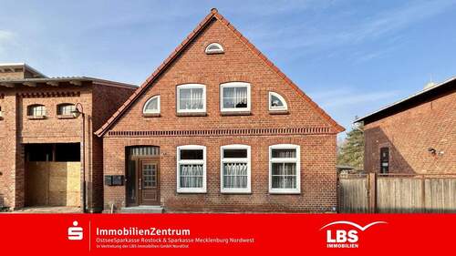 Hausansicht - Ein Haus im Herzen der Stadt - 196.000,00&nbsp;EUR Kaufpreis, ca.&nbsp; 108,00&nbsp;m&sup2;&nbsp;Wohnfl&auml;che