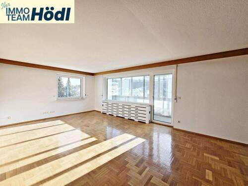 großes Wohn- und Esszimmer - 