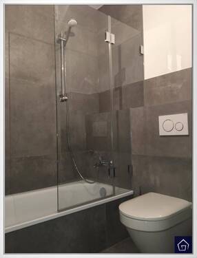 Gäste-Duschbad - Etagenwohnung mit 139,80 m&sup2; in Eschborn zur Miete