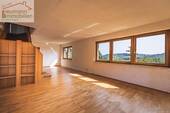 Wohnzimmer (mit Treppe) EG - 