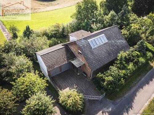 Luftbild - 7 Zimmer Einfamilienhaus in Breitscheid/ Hollig