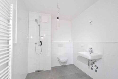 Badezimmer - 2 Zimmer Etagenwohnung zur Miete in Willich
