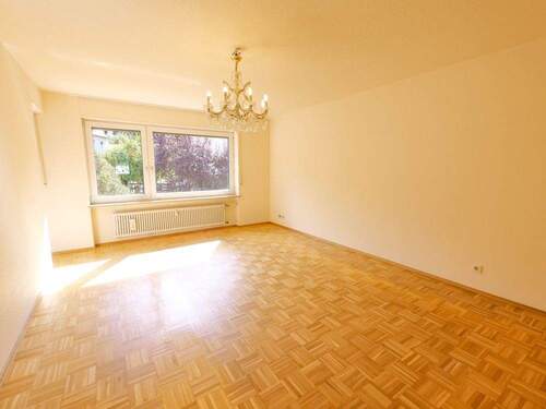 Wohnzimmer - 3 Zimmer Etagenwohnung zum Kaufen in Würzburg