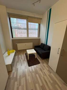 Wohnbereich - 1 Zimmer Etagenwohnung zur Miete in Fürth