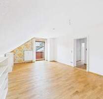 Helle 2-Zimmer-Dachgeschosswohnung mit Balkon - Ebersberg