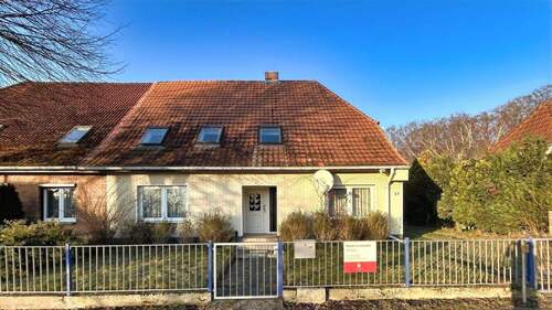 Straßenansicht - Doppelhaushälfte mit 160,00 m&sup2; in Gottesgabe zum Kaufen