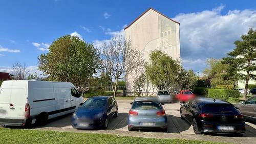 Parkfläche für Anwohner - 3 Zimmer Etagenwohnung in Weißenfels