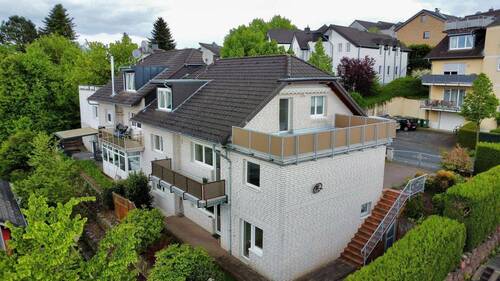 Seitenansicht - Ideal für Selbstständige oder Mehrgenerationen in Hennef Mitte