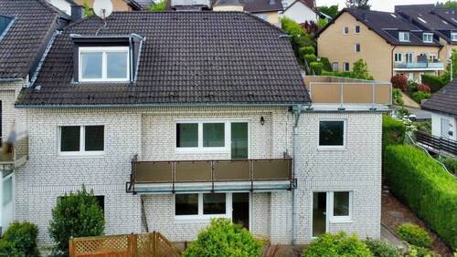 Rückfront - 8 Zimmer Doppelhaushälfte zum Kaufen in Hennef