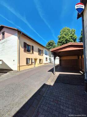 Haus mit Carport - 5 Zimmer Doppelhaushälfte zum Kaufen in Nalbach