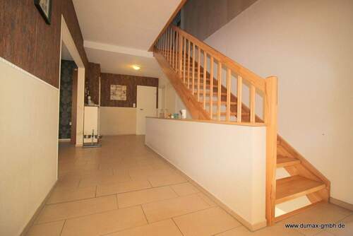 OG Flur mit Treppe in das DG (1) - 