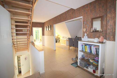 OG Flur mit Treppe in das DG (2) - Mehrfamilienhaus, Wohnhaus mit 212,00 m² in Diepholz zum Kaufen