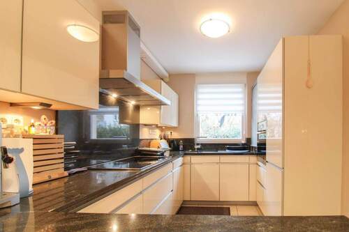 Küche (3) - 5 Zimmer Einfamilienhaus zum Kaufen in Frankfurt am Main