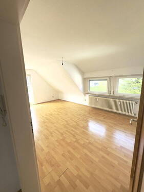Bild 1 - Helle 4-Zimmer-Wohnung mit Balkon & Garage in Korb - ideal für Paare