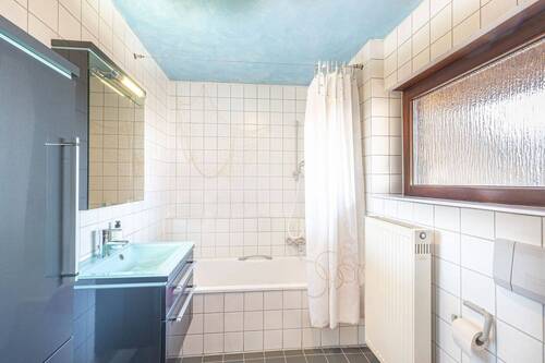 Bad - 2 Zimmer Etagenwohnung in Waiblingen