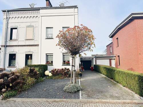 Front - 4 Zimmer Einfamilienhaus in Mönchengladbach