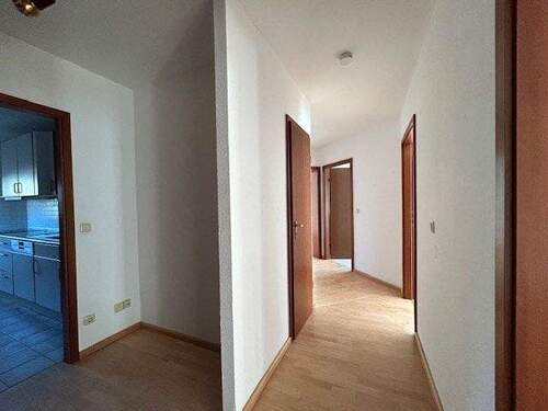 Diele mit Garderobe - 