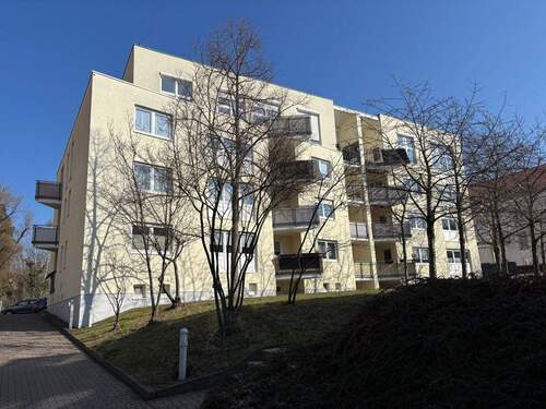 Rückansicht Gebäude - 3 Zimmer Etagenwohnung zum Kaufen in Dresden