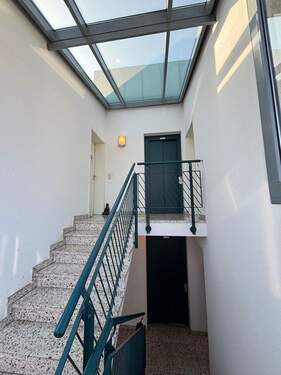 Treppenhaus - 3 Zimmer Etagenwohnung in Dresden