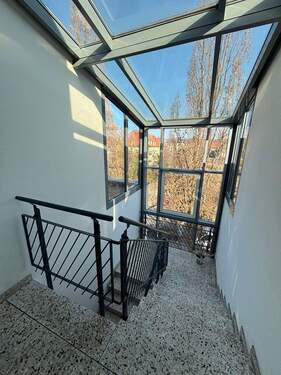 Treppenhaus - Etagenwohnung mit 80,90 m&sup2; in Dresden zum Kaufen