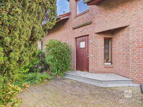 Hauseingang - Einfamilienhaus mit 119,00 m&sup2; in Wassenberg zum Kaufen