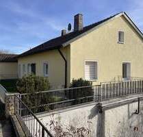 Wohnhaus mit Nebengebäude u. großem Garten in herrlicher Südhanglage! - Ippesheim