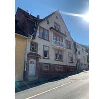 Kaiserslautern - Nähe Waldschlösschen - attraktive Altbauwohnung mit großem Balkon