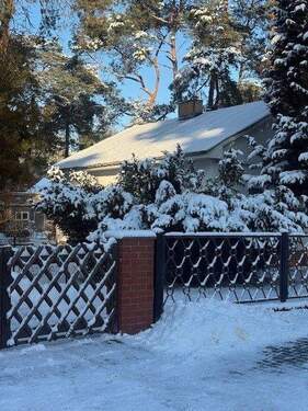 Bild 3 - Straßenansicht 3.jpg - Grundstück in Hoppegarten