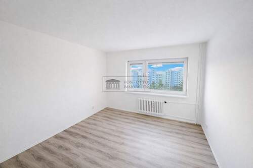 Ruhiges Schlafzimmer - 2 Zimmer Etagenwohnung in Berlin