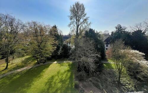 Freier Ausblick in den hauseigenen Park - 
