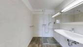 Modernes Duschbad mit WC - 