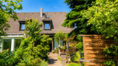Außenansicht - Familienhaus mit Kamin, Rosengarten und Potenzial auf 500 m² Grundstück