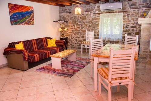 Bild 2 - 5 Zimmer Mehrfamilienhaus, Wohnhaus zum Kaufen in Paleo Pedino