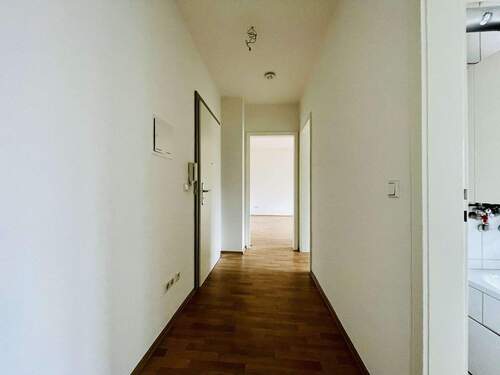 Flur - 2 Zimmer Etagenwohnung in Mannheim
