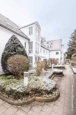 Hauseingang, im Innenhof - 2 Zimmer Etagenwohnung in München