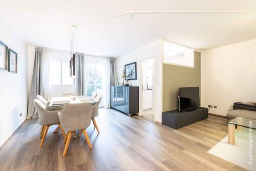 Moderner Wohn-/Essbereich - Etagenwohnung mit 61,60 m² in München zum Kaufen