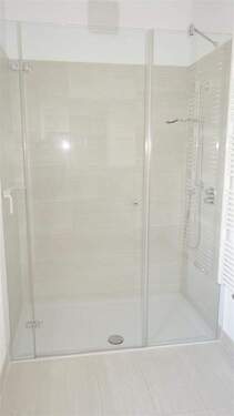 großer Duschbereich - 