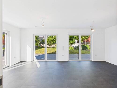 freundlich - Freundlicher Neubau mit Terrasse und Garten - umgehend bezugsfertig! L- Echternach 25min.