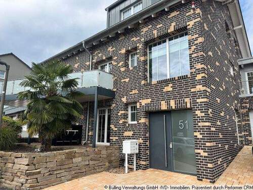 Hausansicht - 3 Zimmer Etagenwohnung zur Miete in Dortmund