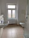 Tageslichtbad mikt Dusche - Etagenwohnung mit 46,50 m&sup2; in Halle zur Miete
